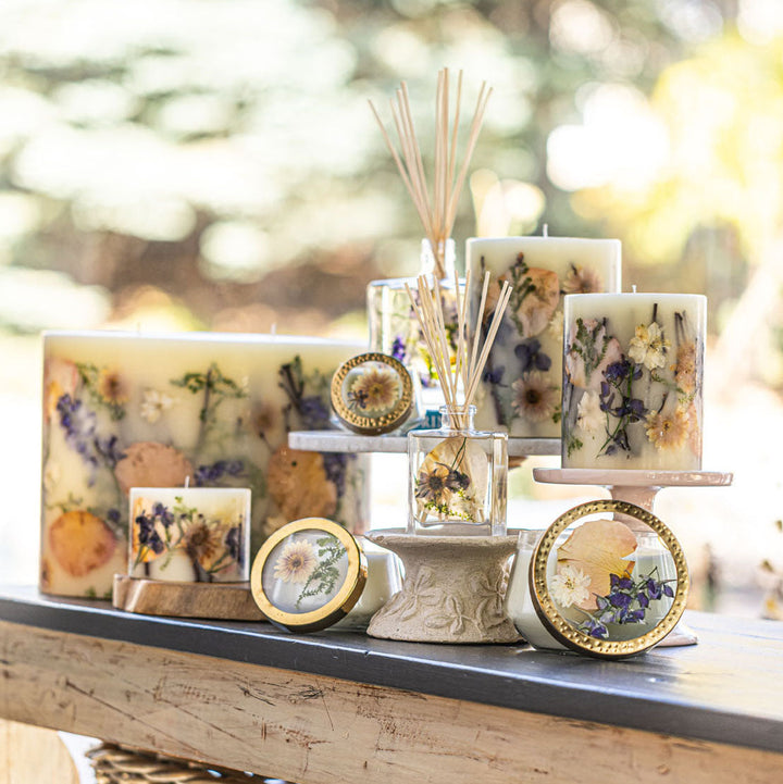 Vanilla Rain - Small Round Scented Botanical Candle