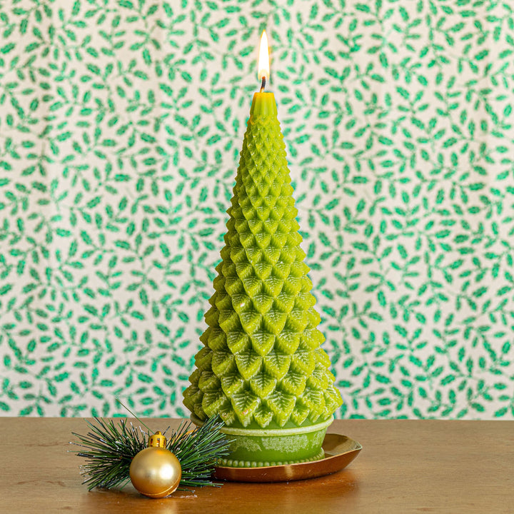 Vela Signature en Forma de Árbol Esculpido - Escarcha de Bayas de Invierno